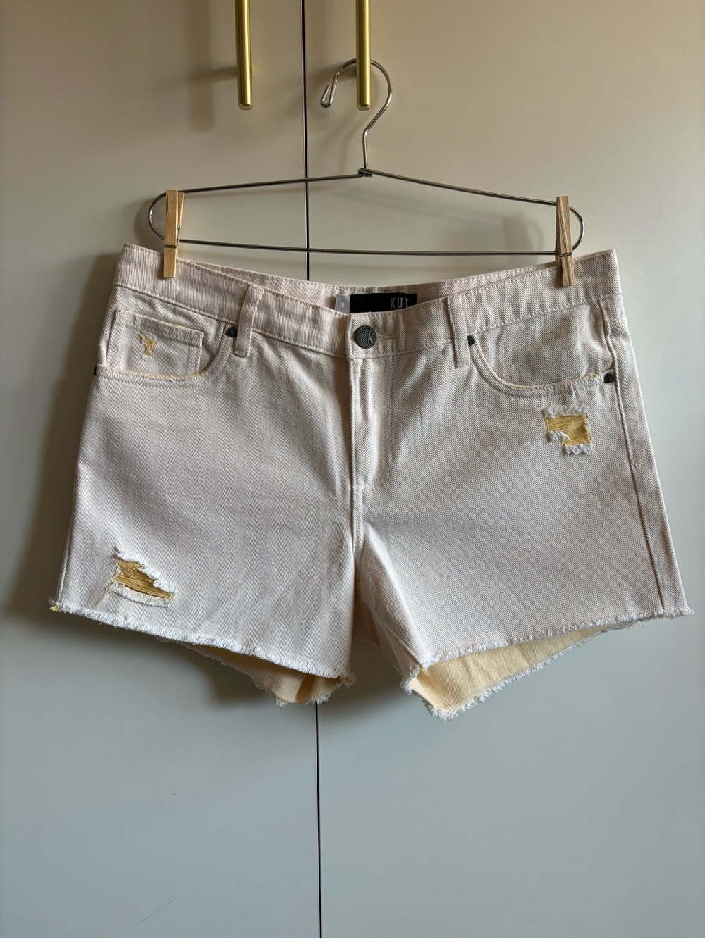 Kut from the Kloth Gidget Shorts - Cream Distressed NWOT